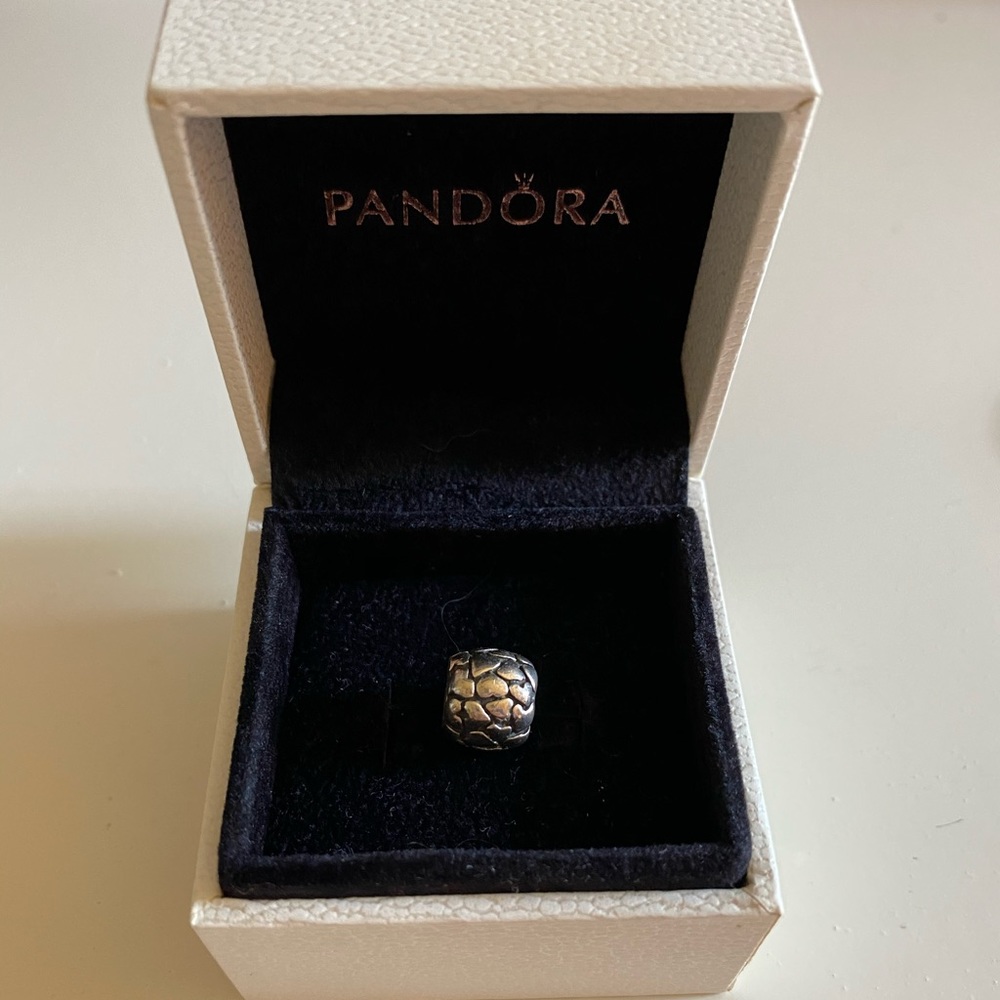 ❤️SOLD❤️Pandora Silver Heart Charm